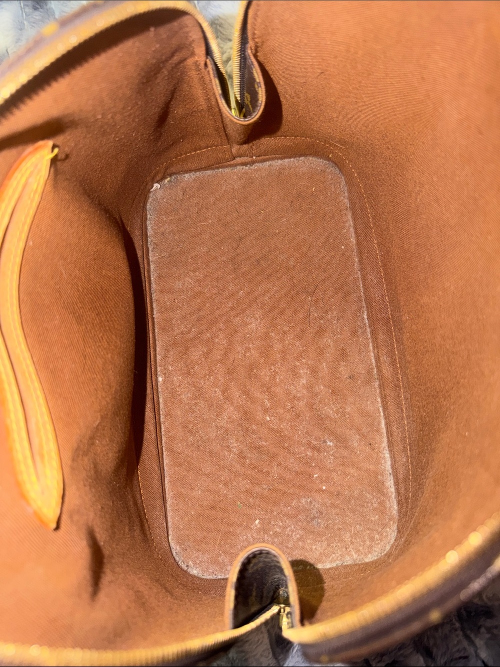 Louis Vuitton Brown Monogram Alma pm Satchel with Tan Trim(lock key&dust bag) - Picture 9 of 17